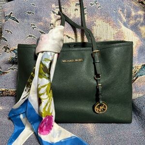 Michael Kors Jet Set Travel Bag in Forest Green